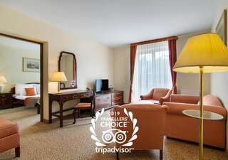 Отель Hotel Wisła Premium Висла Номер Делюкс с кроватью размера «king-size» (для 2 взрослых и 1 ребенка)-3